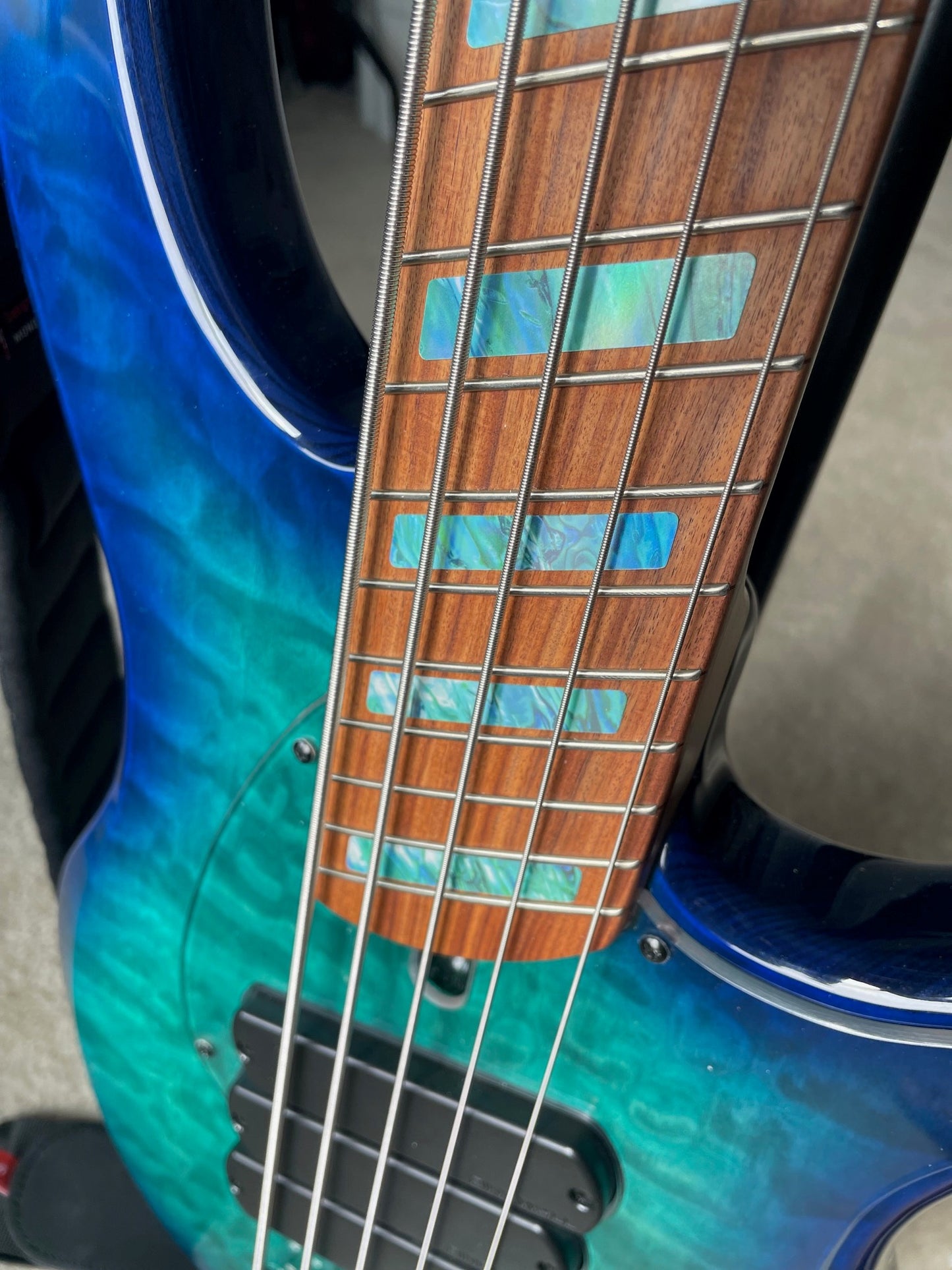 MultiScale "Iridescent Abalone Markers"
